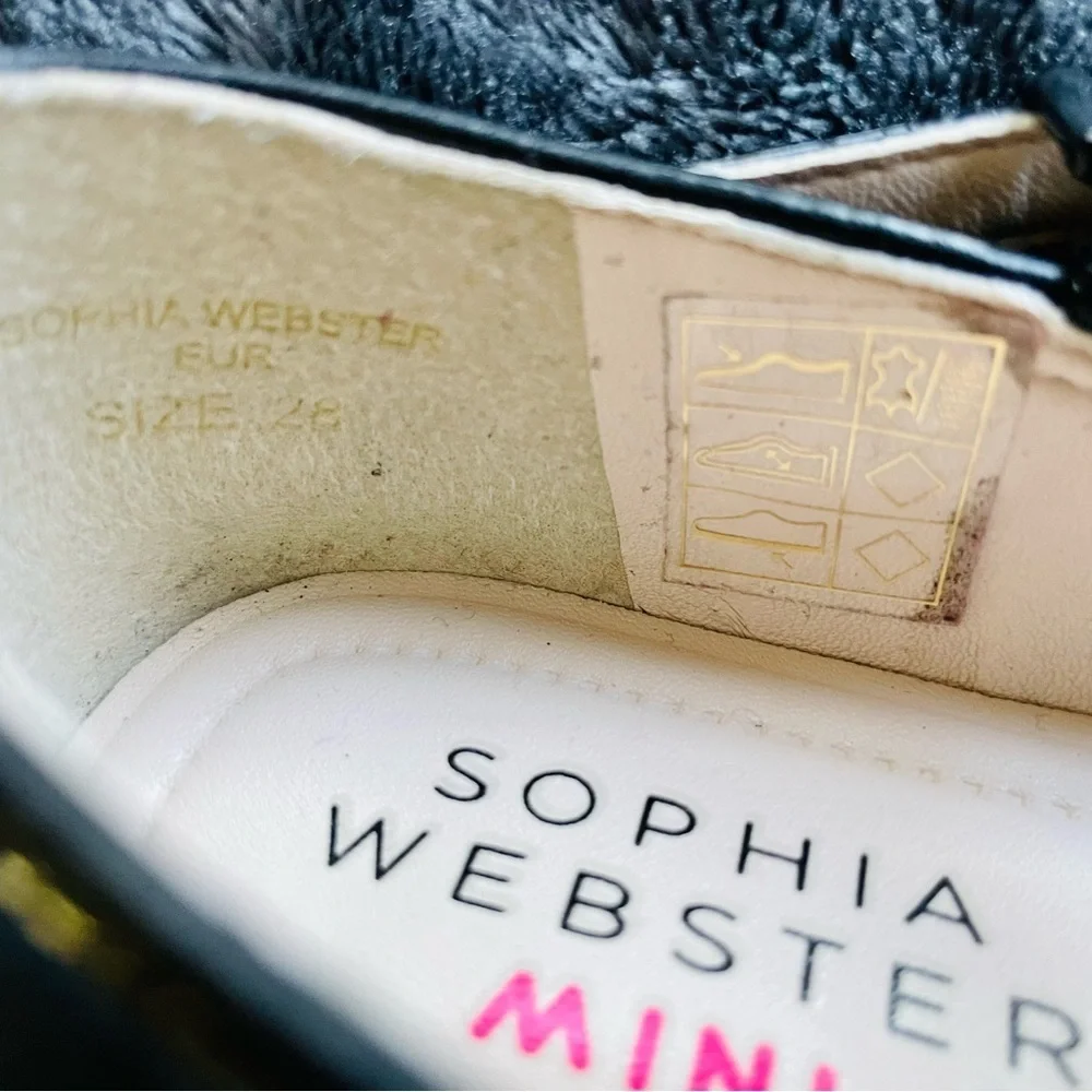Little girl’s butterfly embroidered flats in 11USby Sophia Webster Mini like new
